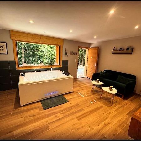 Jacuzzi En Foret L'Esperou Exterior foto